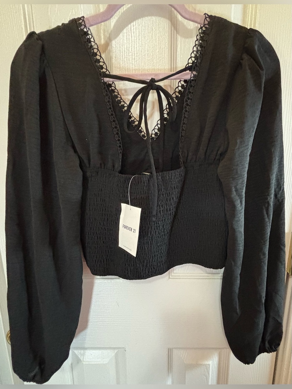 Forever 21 Black V-Neck Lace-Trim Puff Sleeve Crop Top - Picture 3 of 8